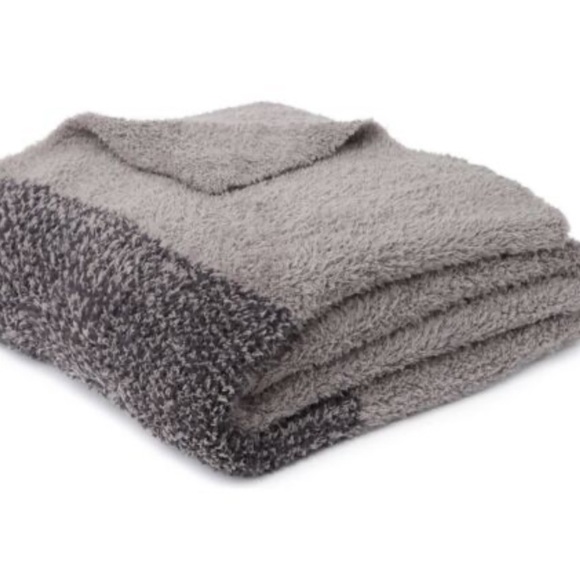 BAREFOOT DREAMS Cozychic blanket Warm Grey/ Carbon Brand new with tags - Picture 6 of 12